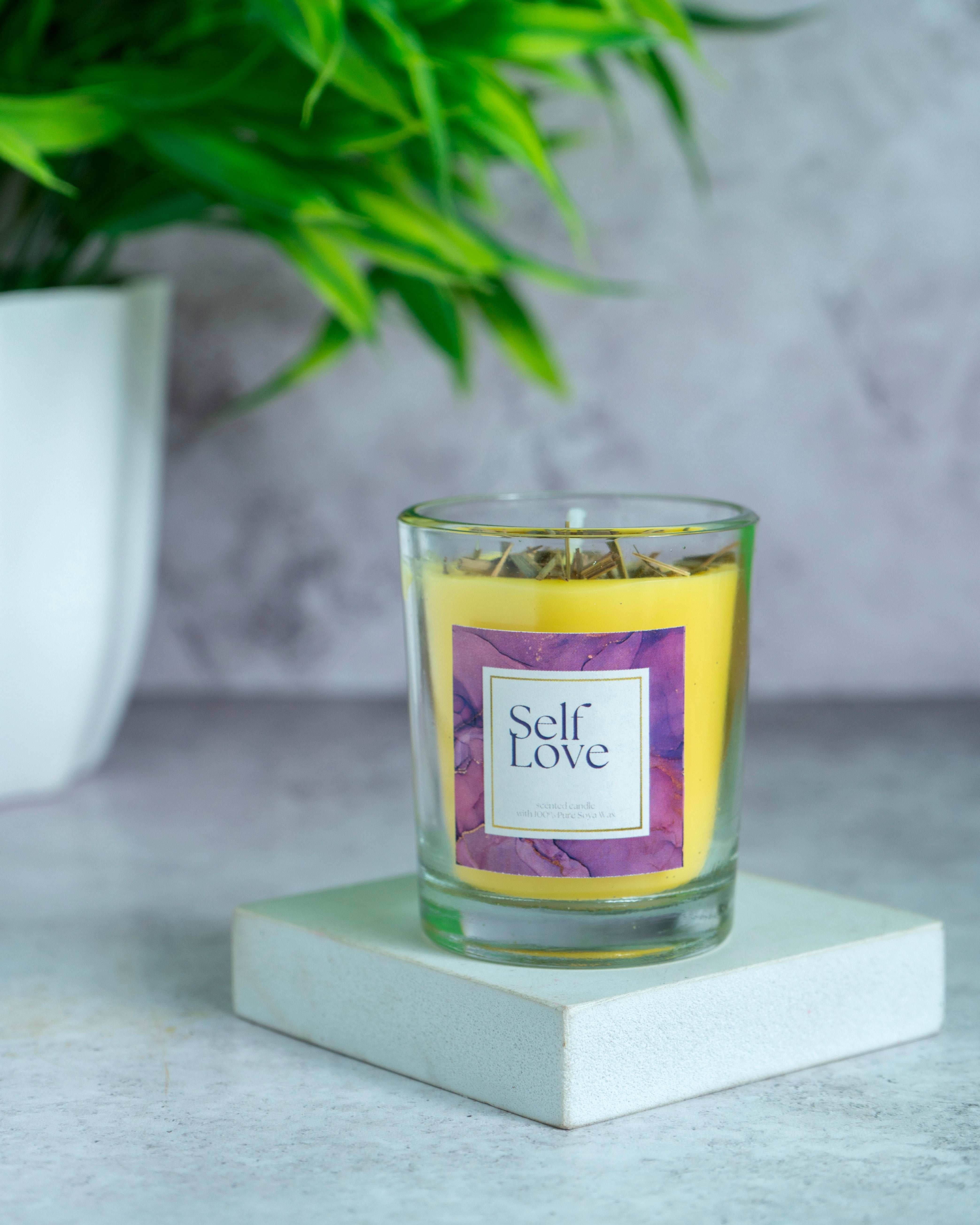Set of 3 Mood-Enhancing Glass Candles Secondary image
