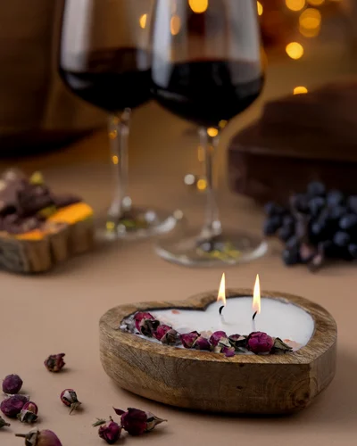 Romantic Rose &amp; Salt Heart-Shaped Wooden Candle