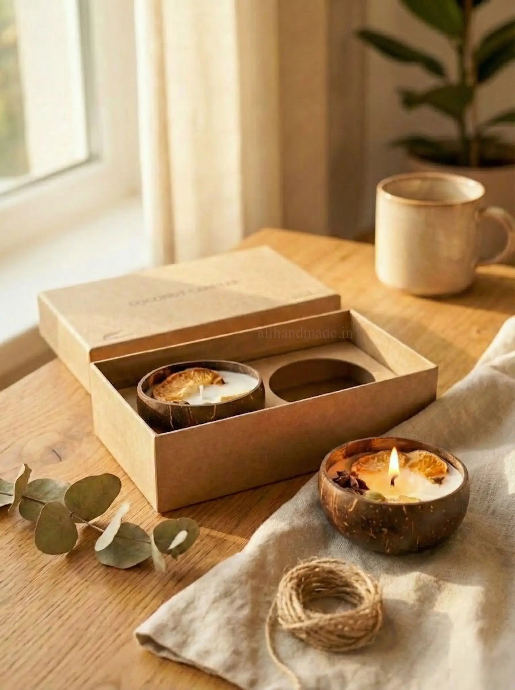 Coconut Shell Scented Candle Set Secondary image